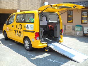 UDタクシーにはスロープが備えつけられています
