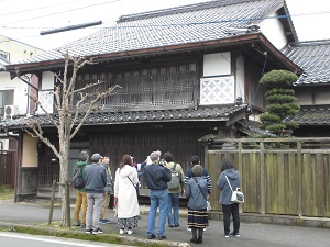 判屋船越家の外観