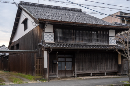 判屋船越家住宅外観