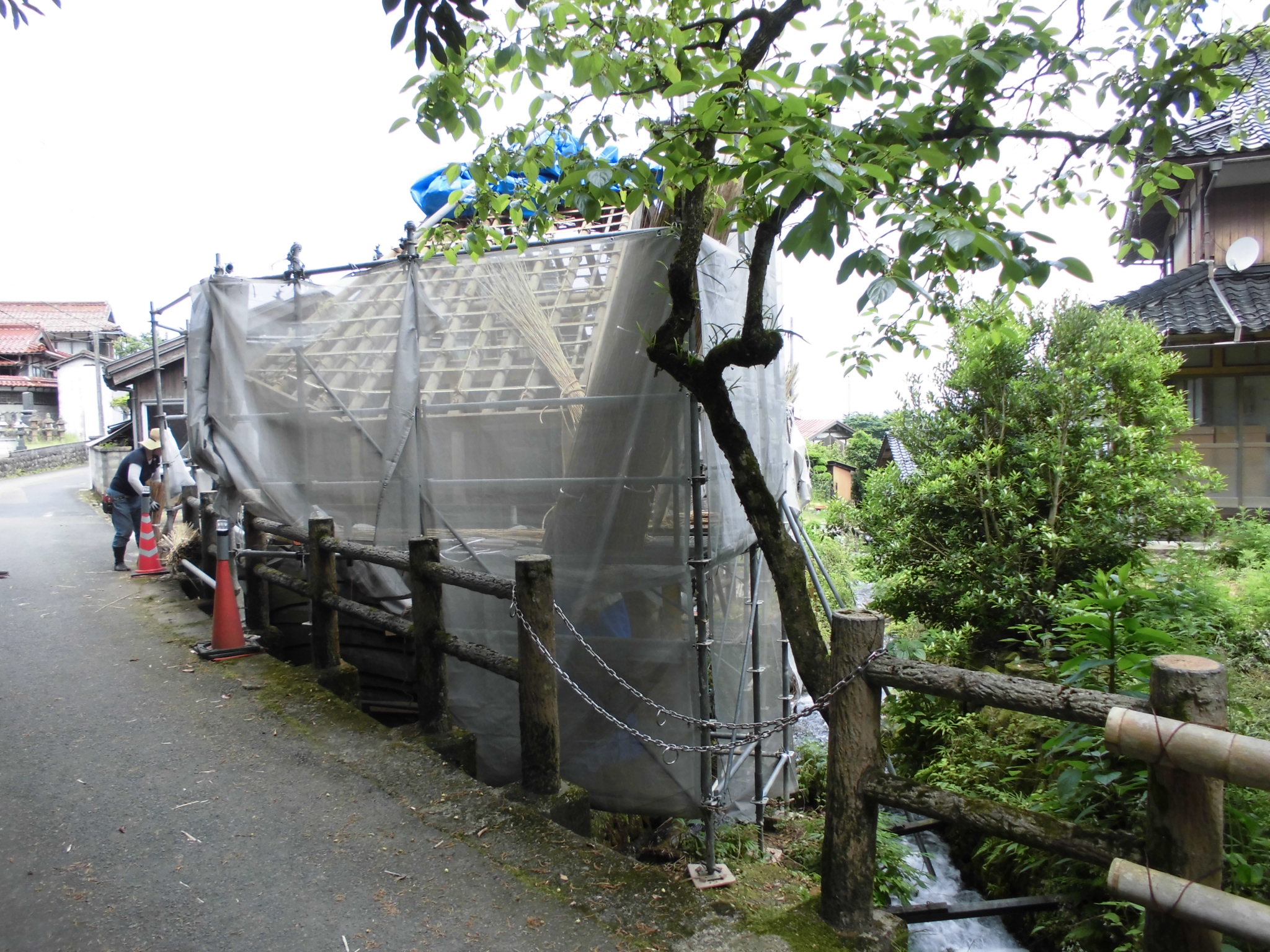 水車屋根茅葺2