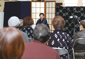 「民話のへや」は、奇数月の第三日曜 日午後1時30分から、山陰歴史館2階で開催される